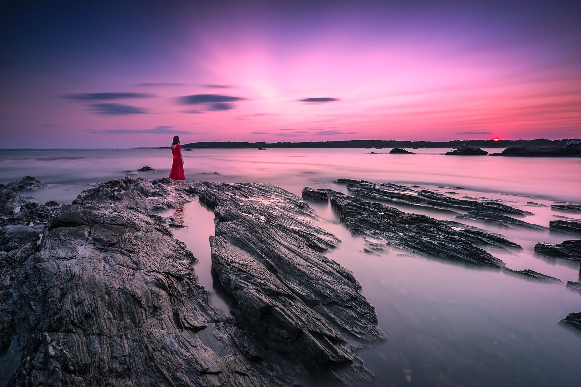 Lady in Red, Kettle Cove
